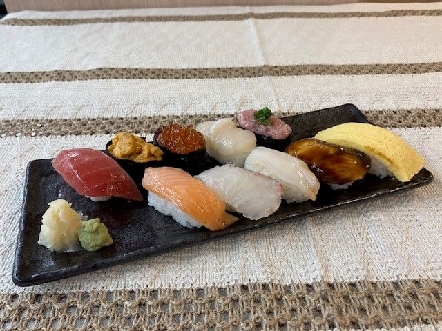 色とりどりの握り寿司