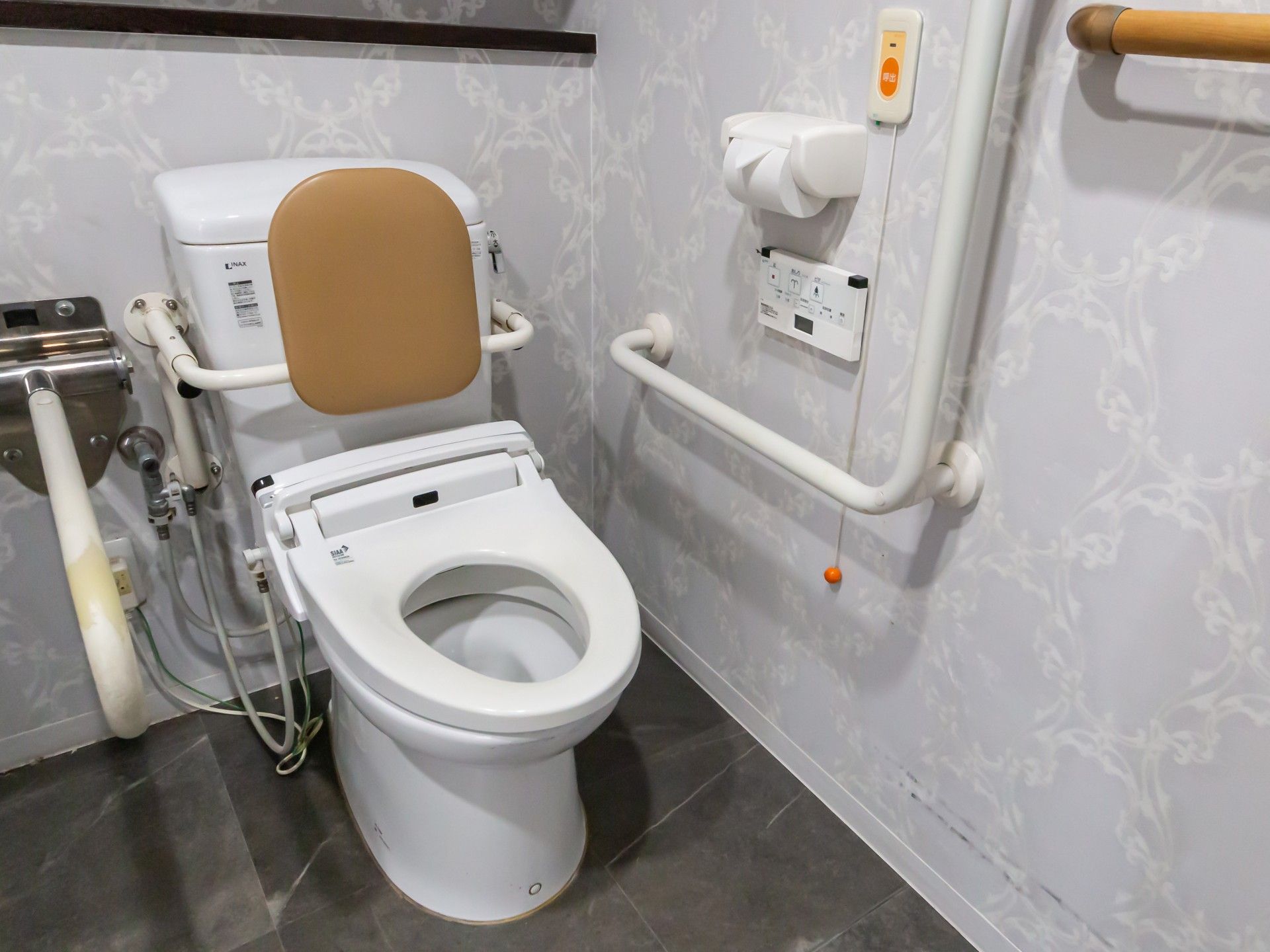 安全に配慮した設備のトイレ