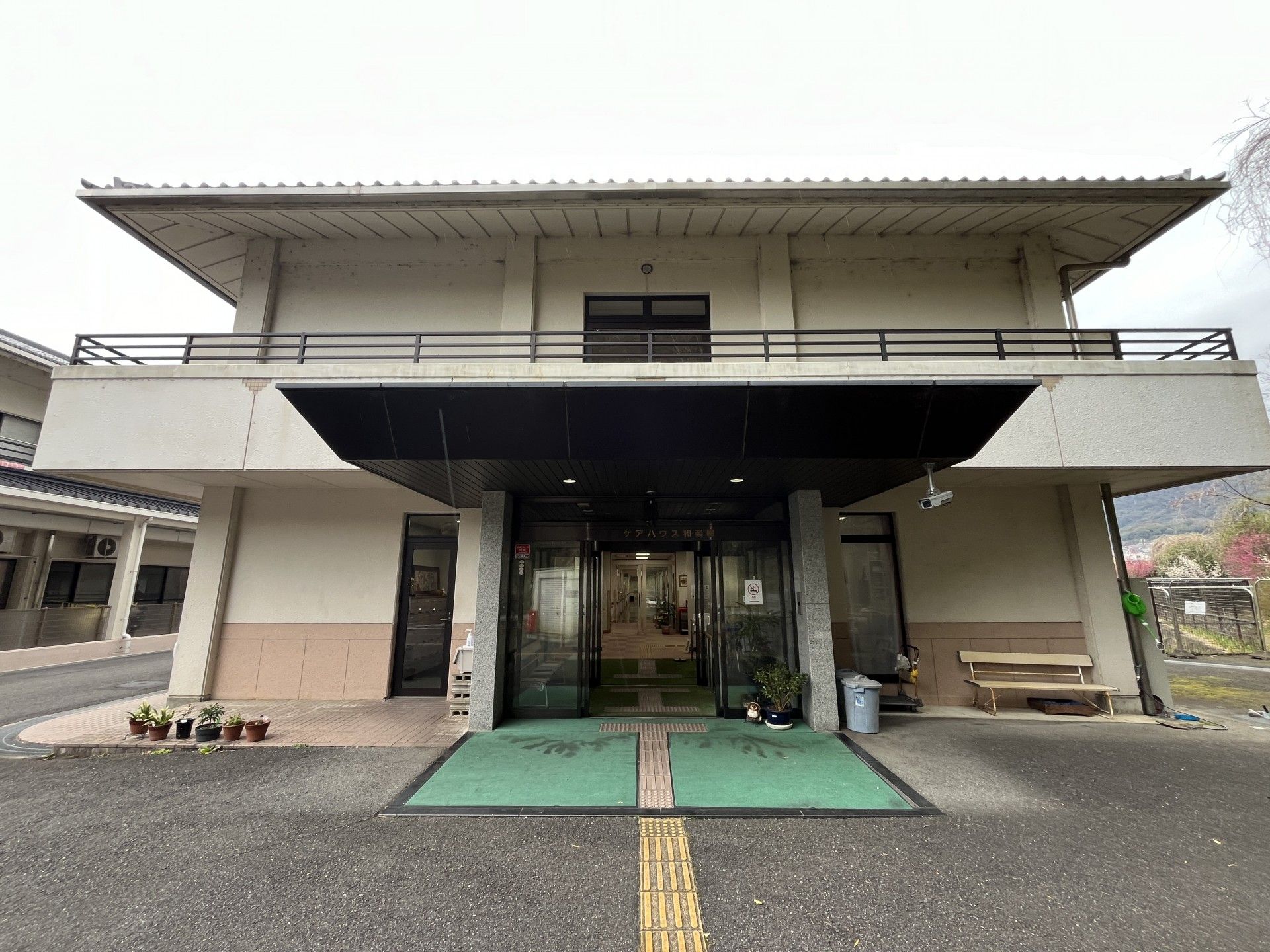 清潔なエントランス風景