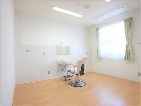 エクセレント神戸の介護。一人ひとりに合わせた介護メニューを作成しておりますので、毎日を無理なくお過ごしいただけます。