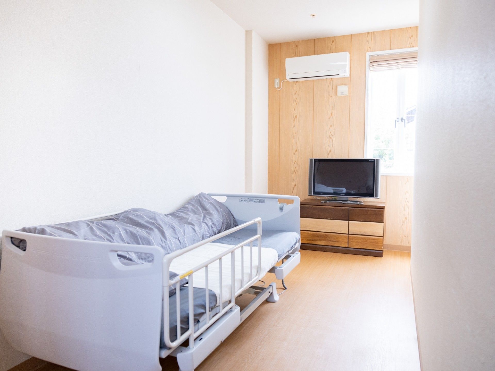 快適な個室のベッド