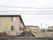 ゆったりとした入り口の建物