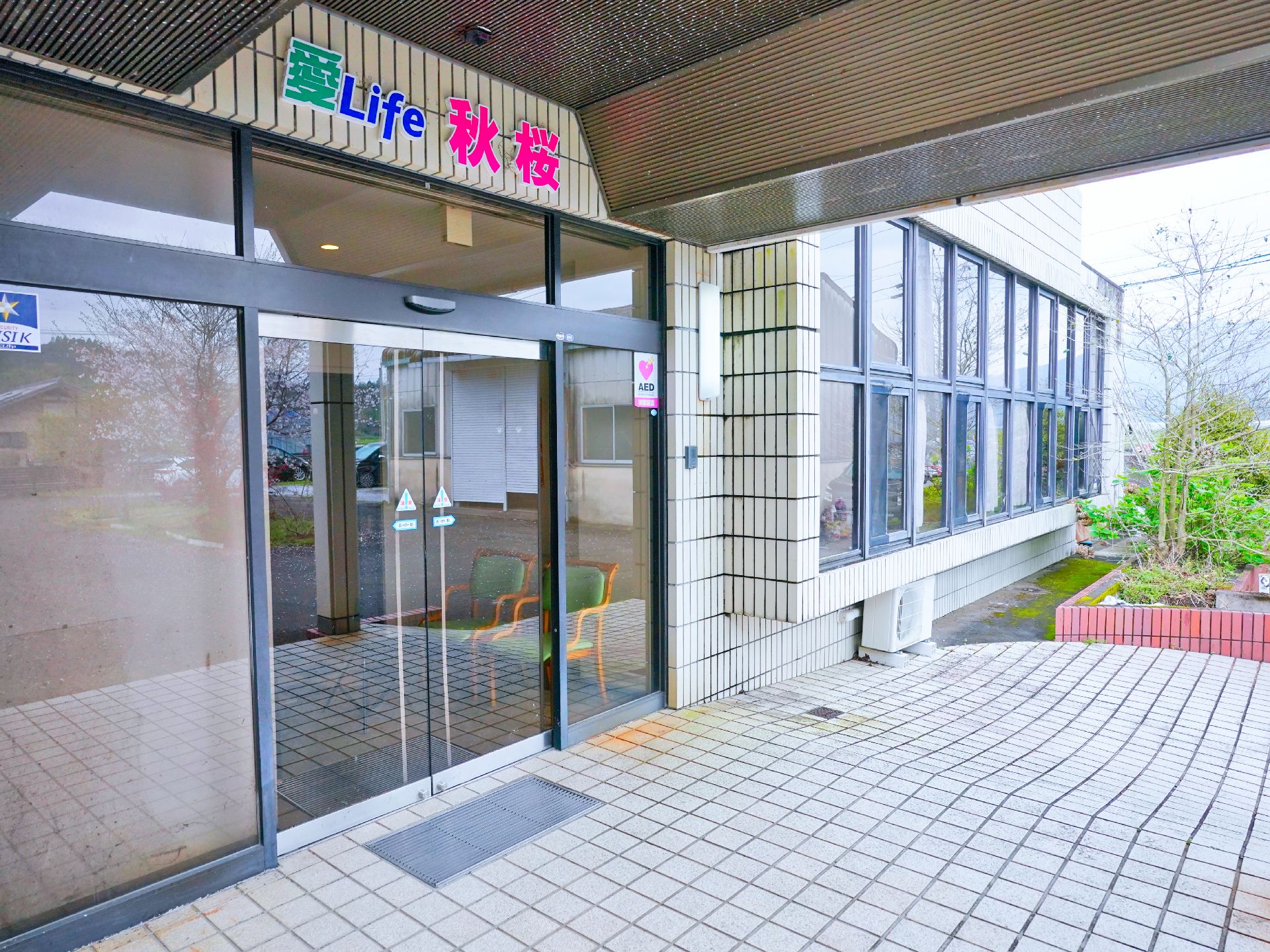 自動ドアが設置されたエントランス
