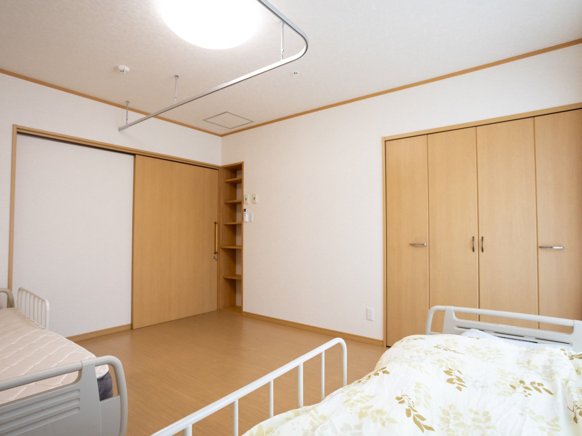 落ち着いた雰囲気の居室