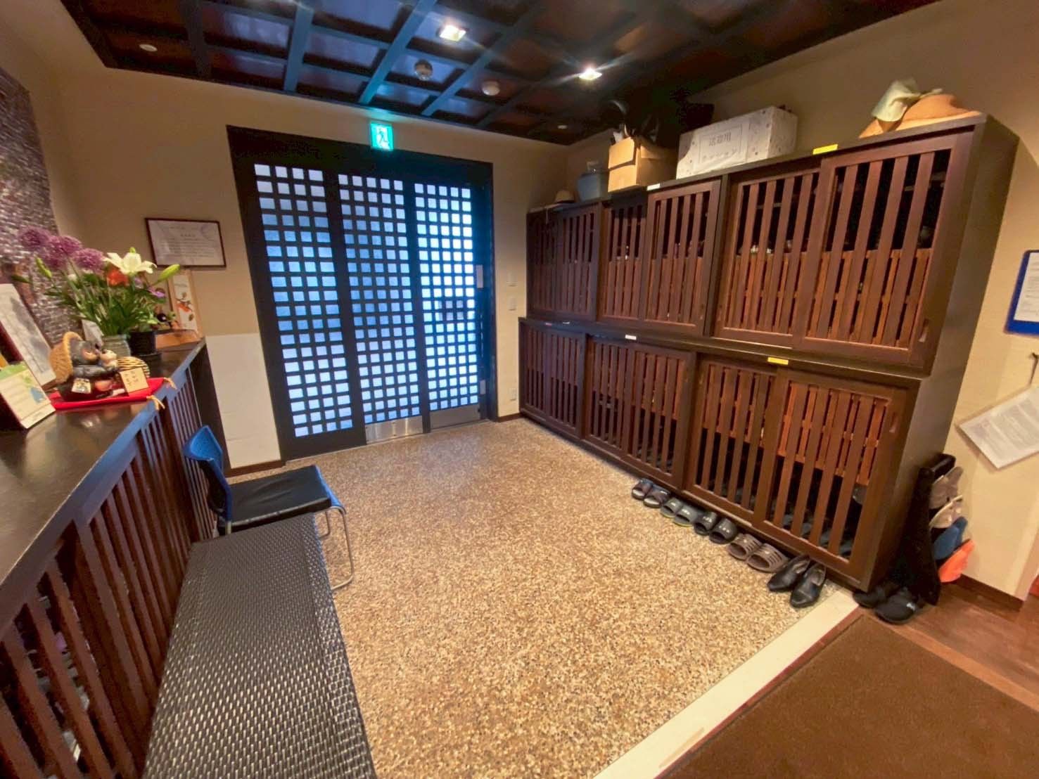 落ち着いた玄関スペース