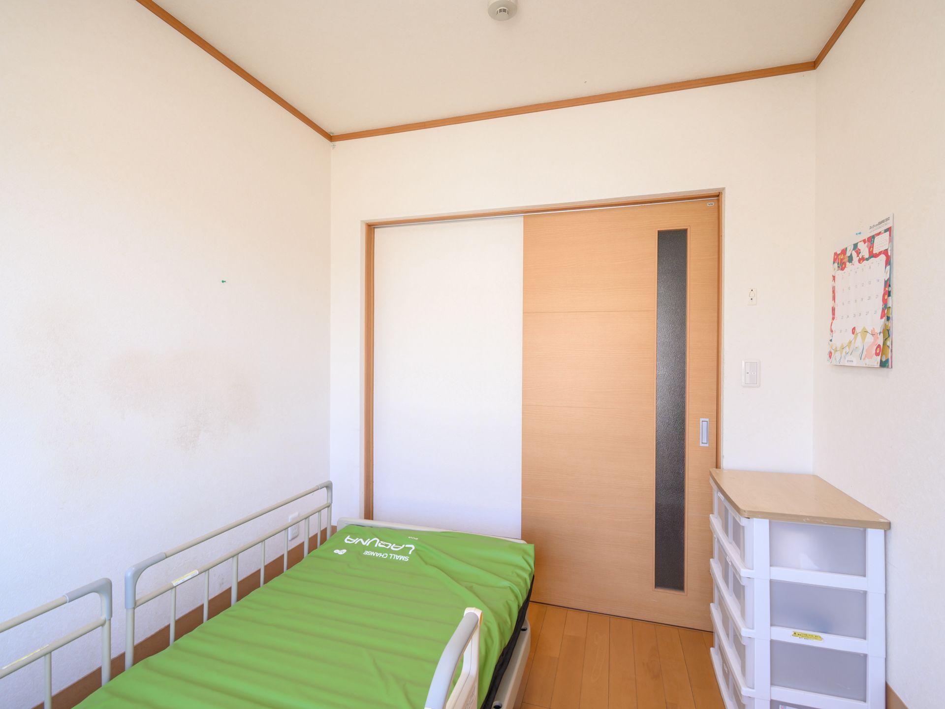 杖の方も余裕をもって生活できる、広々とした居室