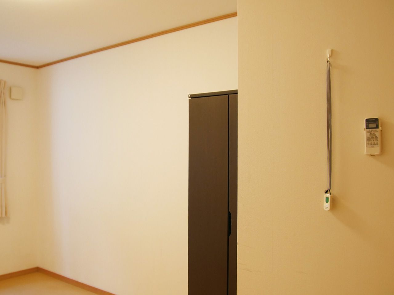 明るい部屋の出入口