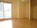 エクセレント迎賓館の居室。お部屋をよりすっきりとお使いいただけるよう、居室内には収納スペースをご用意しております。