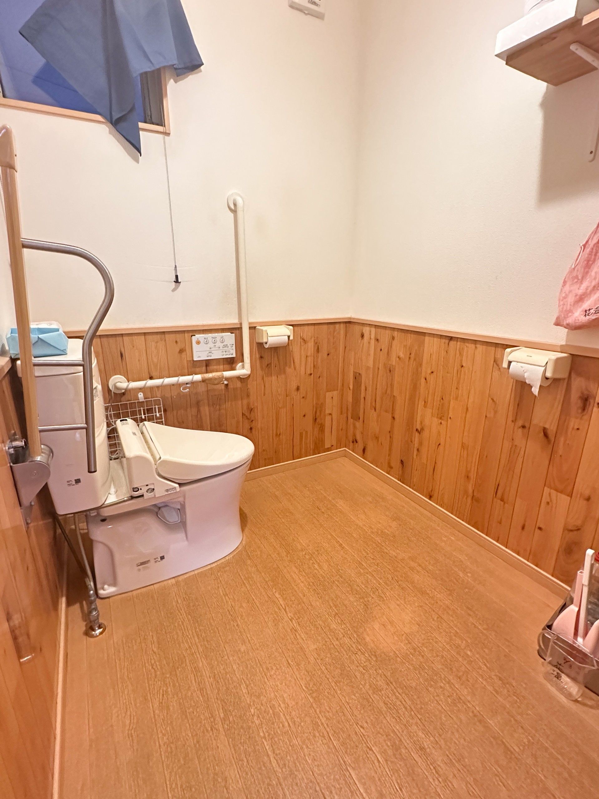 バリアフリーのトイレ空間