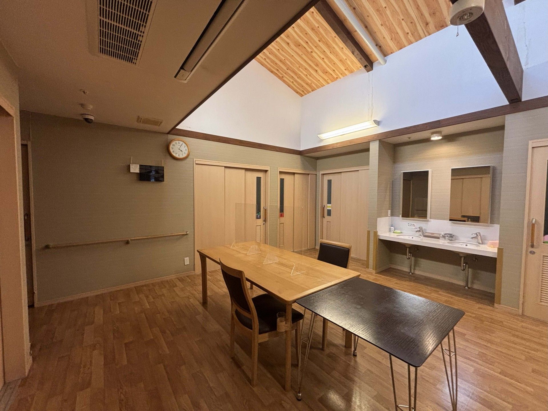 明るい共用スペース