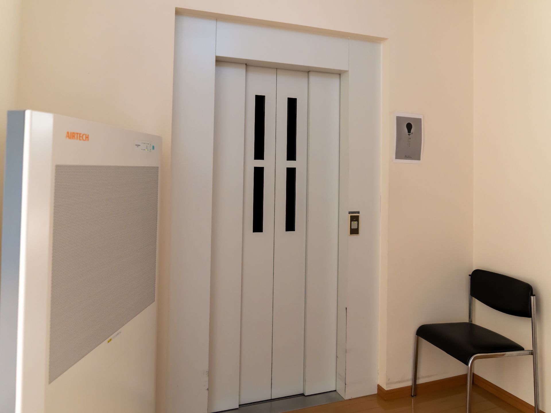 サービス付き高齢者向け住宅に設置されたエレベーター