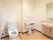 トイレには手すりが両サイドにつき、洗い場や手洗い場もついている。