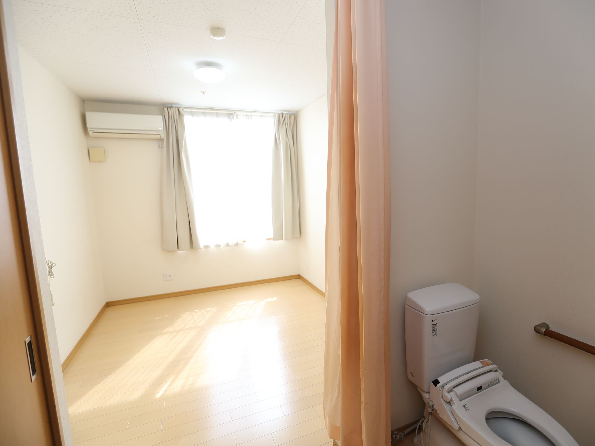 エアコンが設置された居室