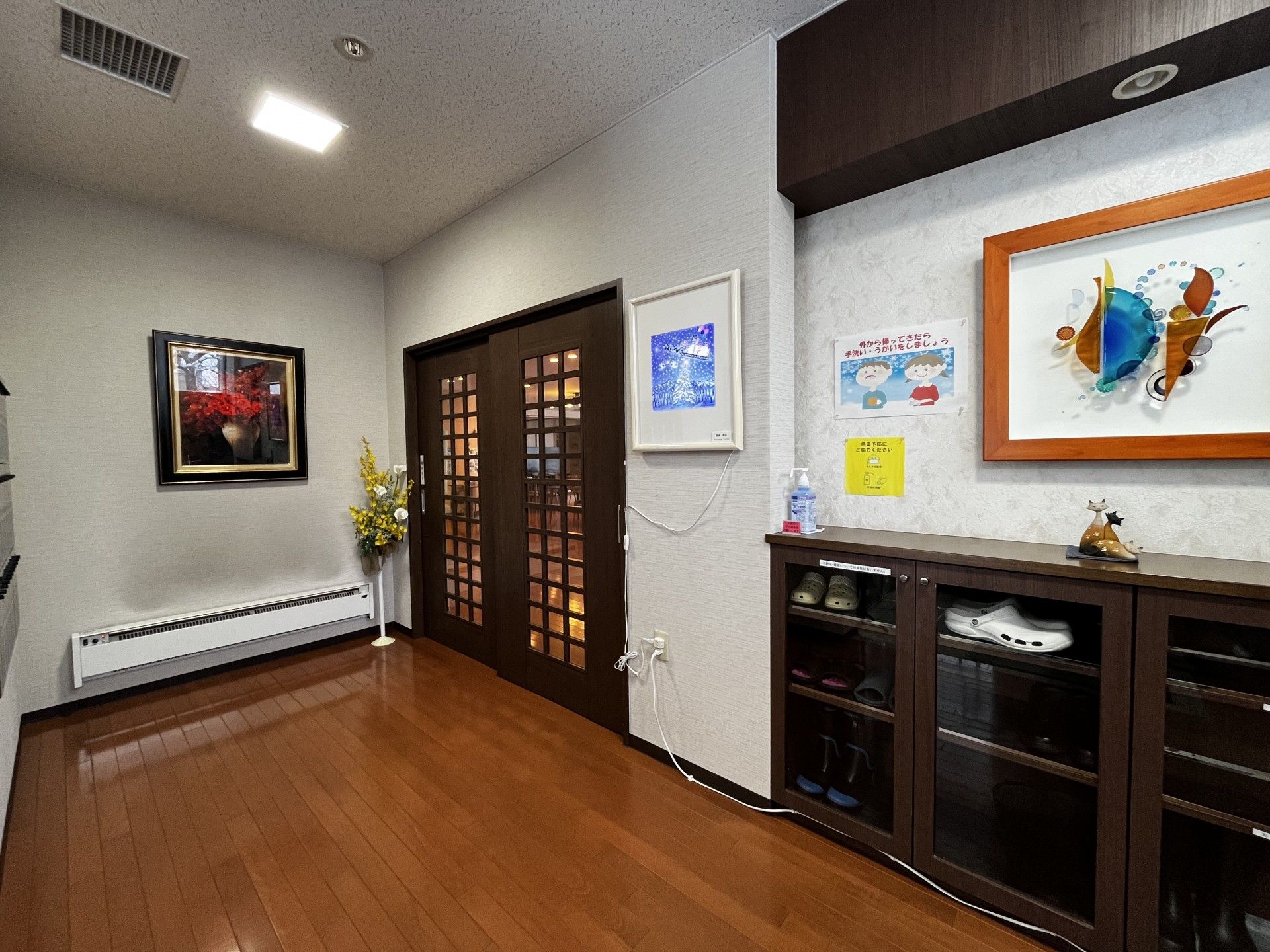 落ち着いた雰囲気の廊下