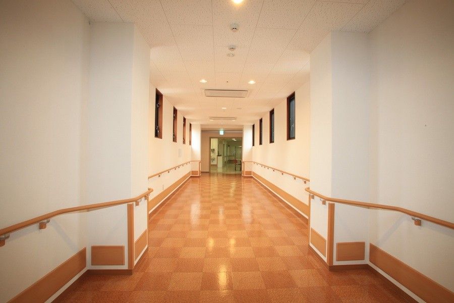手すり付きの廊下