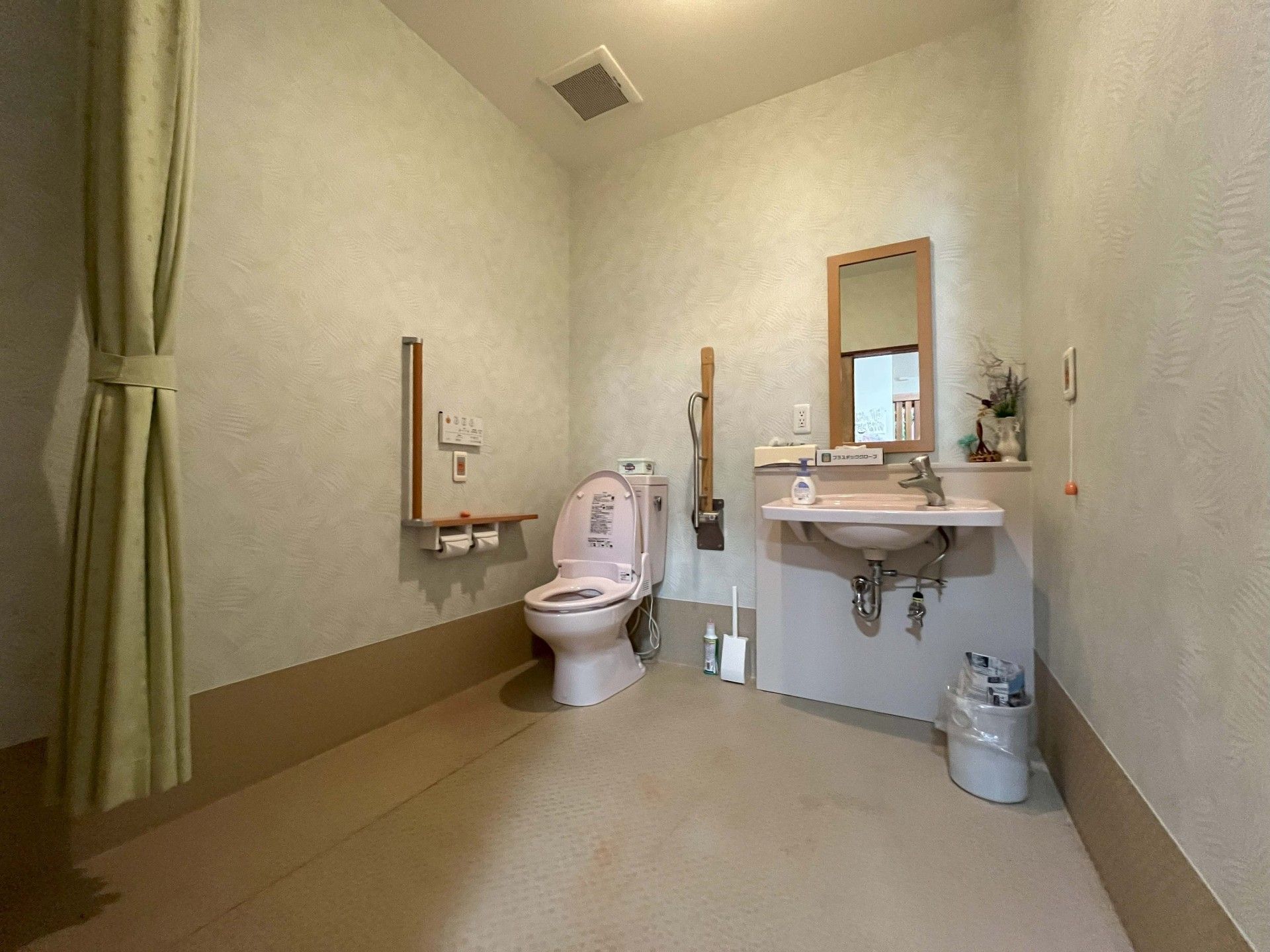 ゆったりとしたトイレ空間