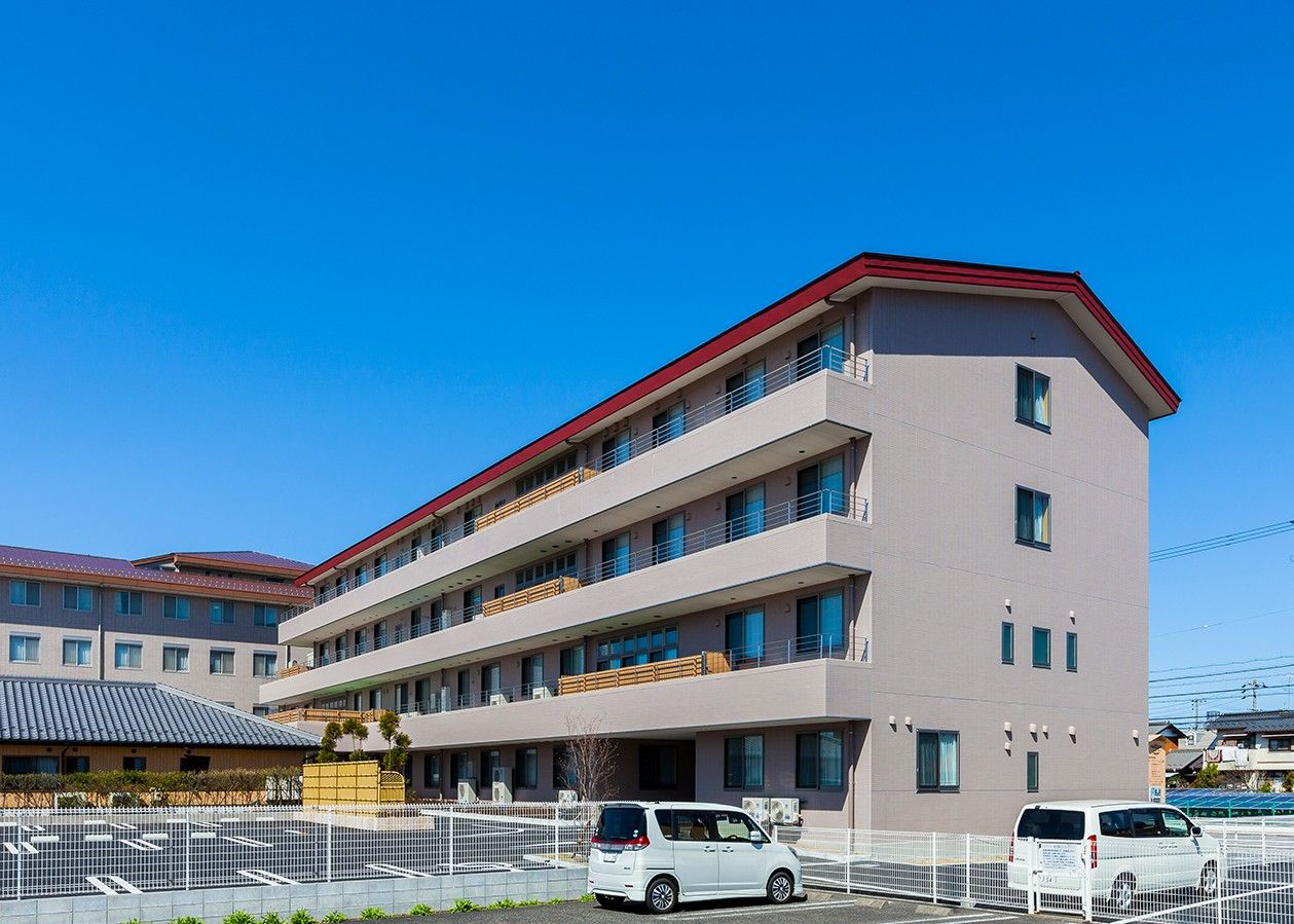 広々とした施設の外観