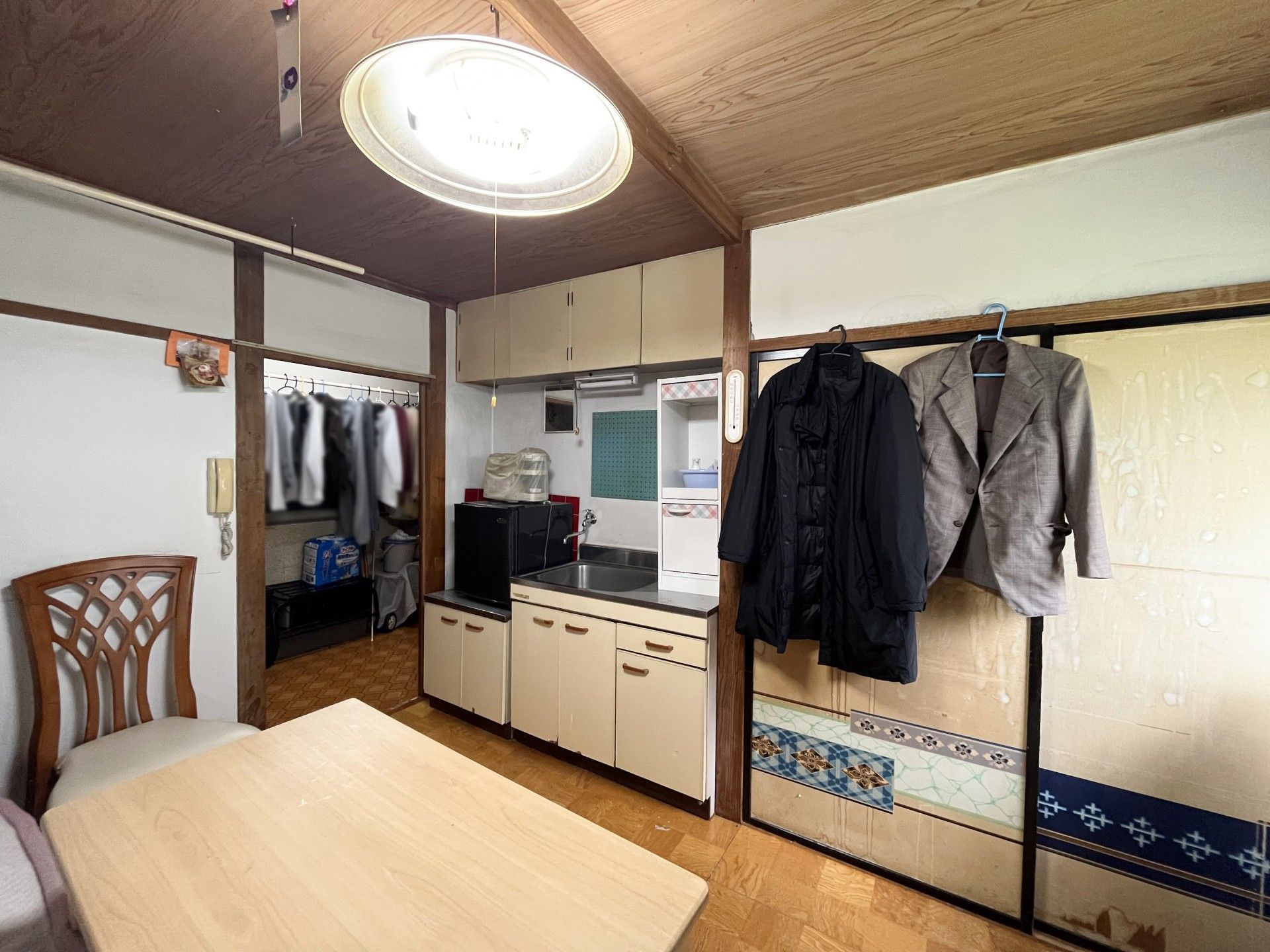 キッチンが設置された居室