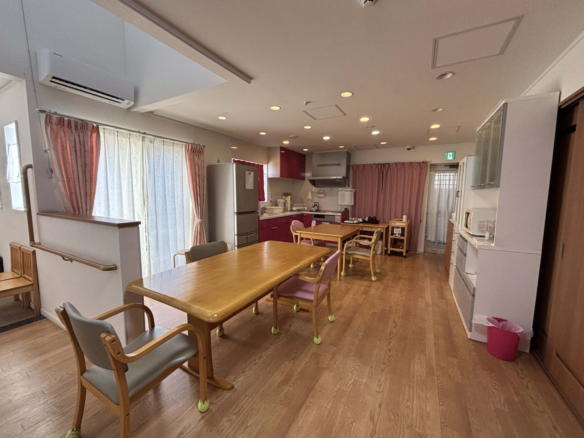 明るいダイニングキッチン