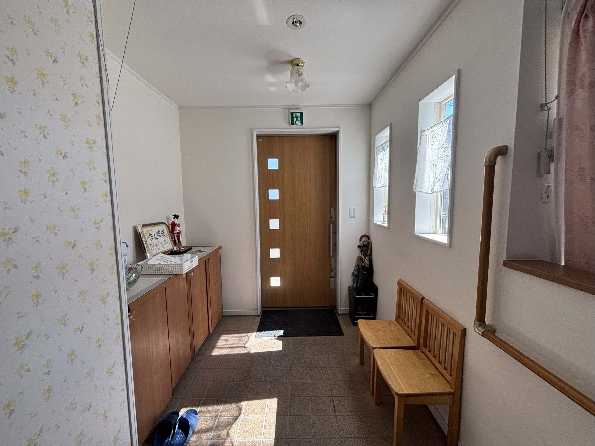 明るい玄関スペース