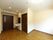 お部屋には洗面所とトイレ、エアコンが付き、出入り口は大きな引き戸となっている。