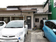 静かな住宅街にある施設外観