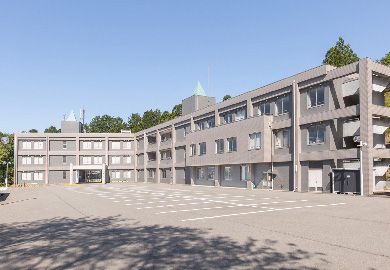 ゆったりとした施設の外観