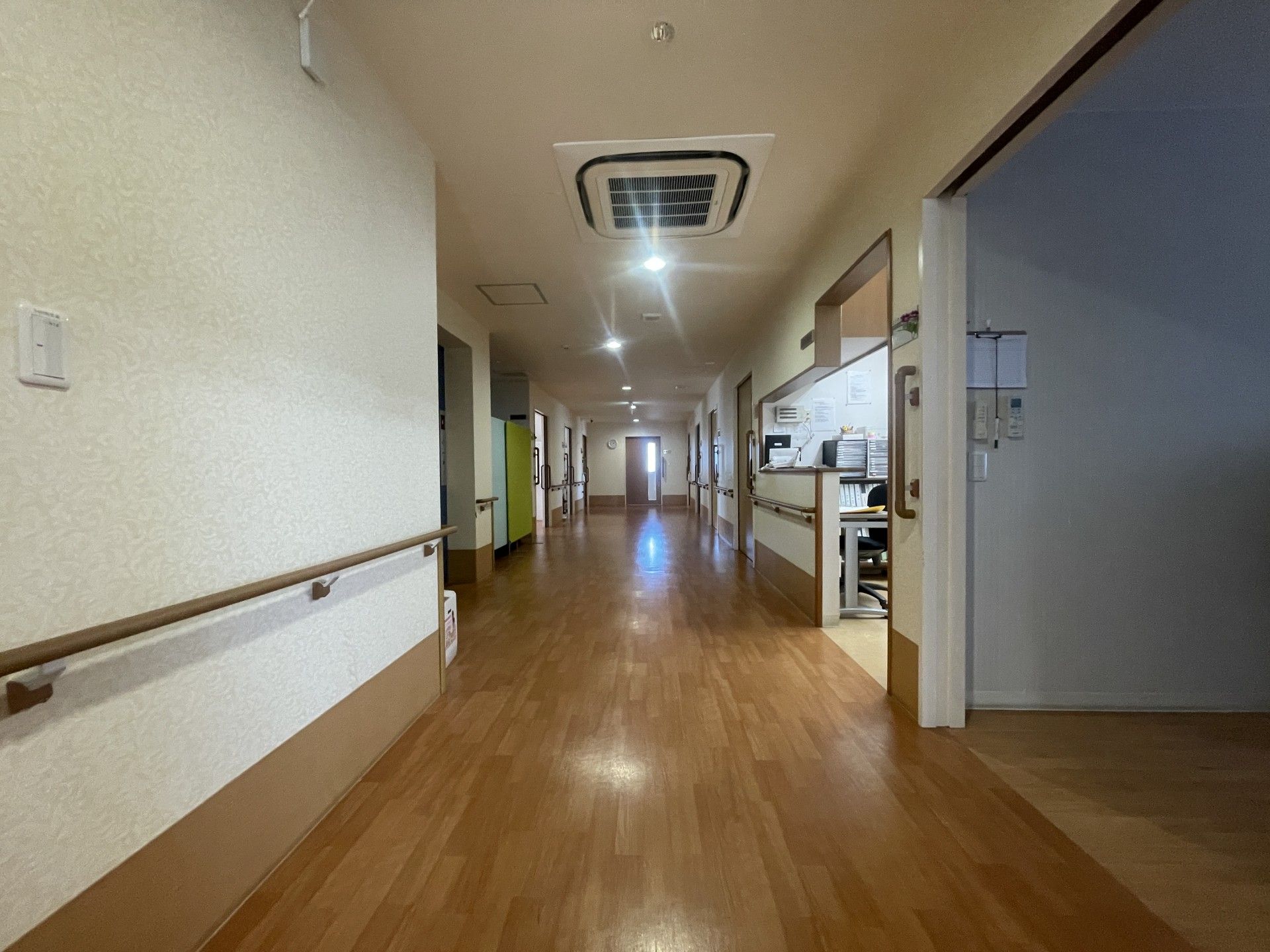 明るい廊下