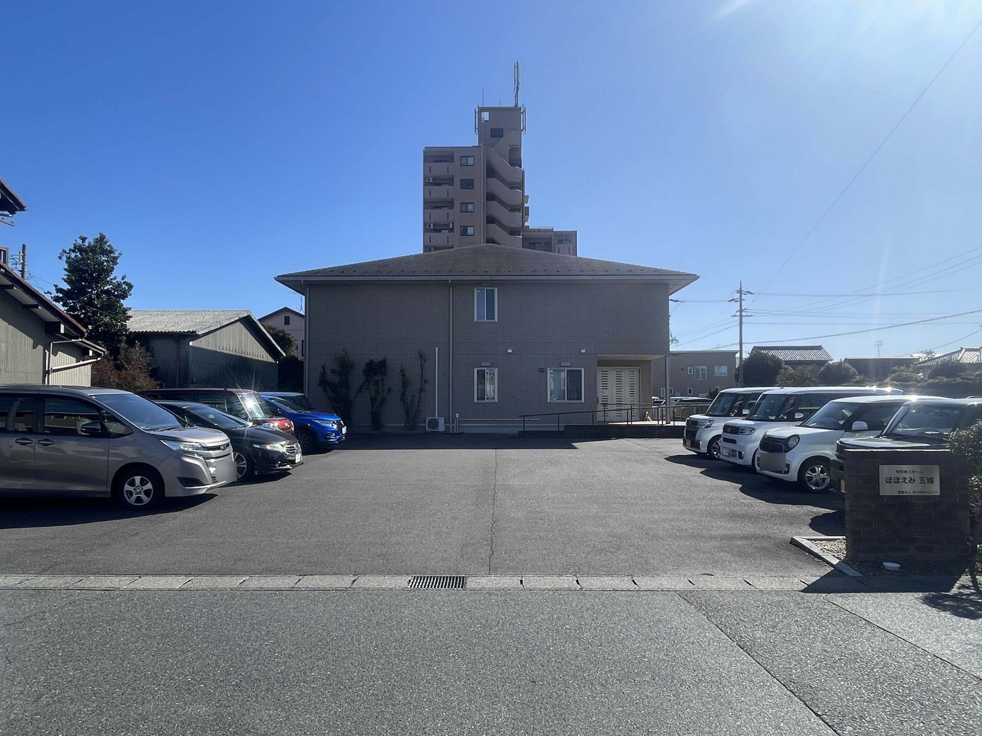 駐車場のある建物