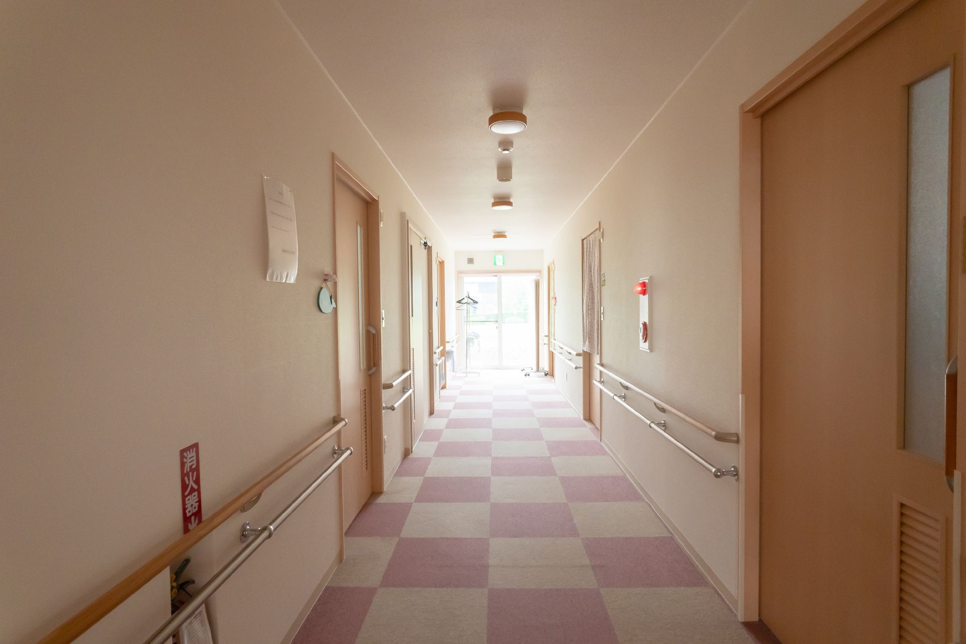 手すりのある廊下