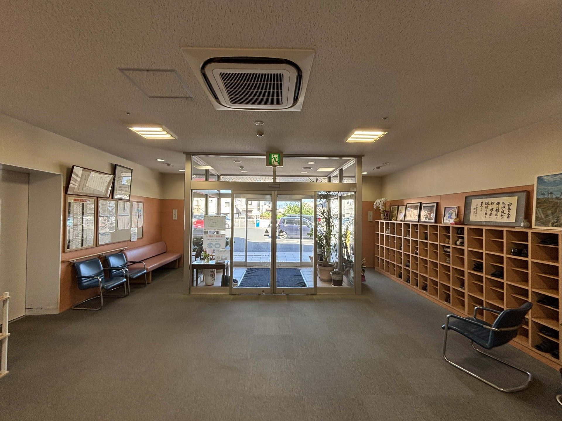 広々としたエントランス