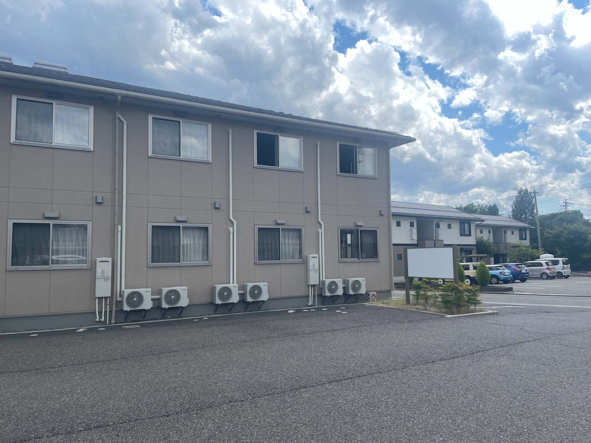 ゆったりとした施設の外観