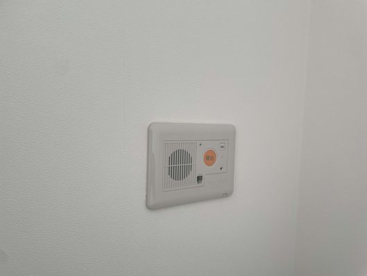 呼び出しボタン