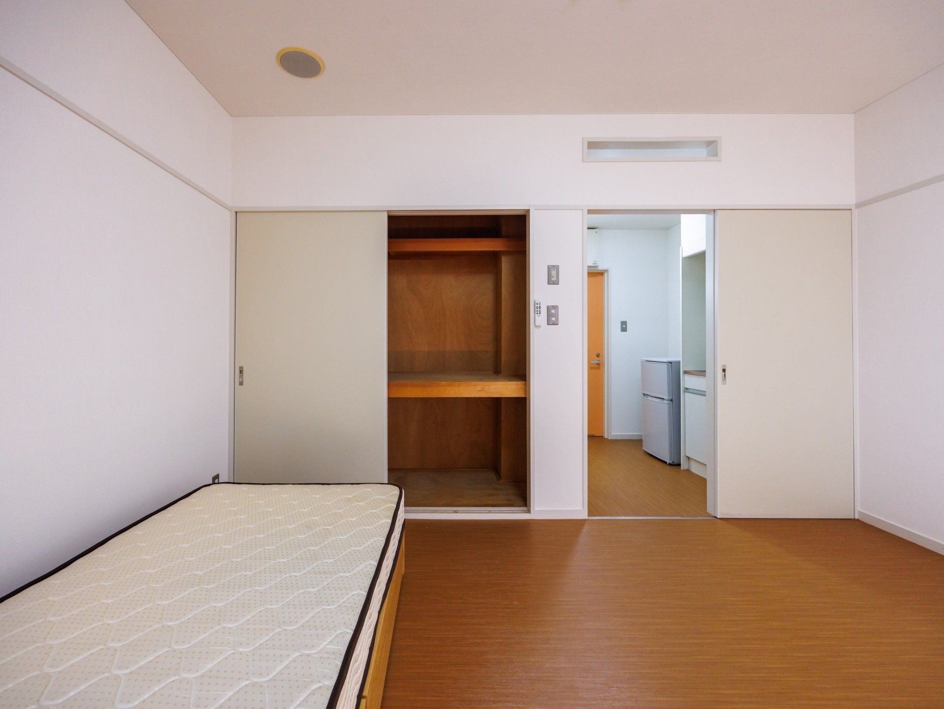 シンプルな個室
