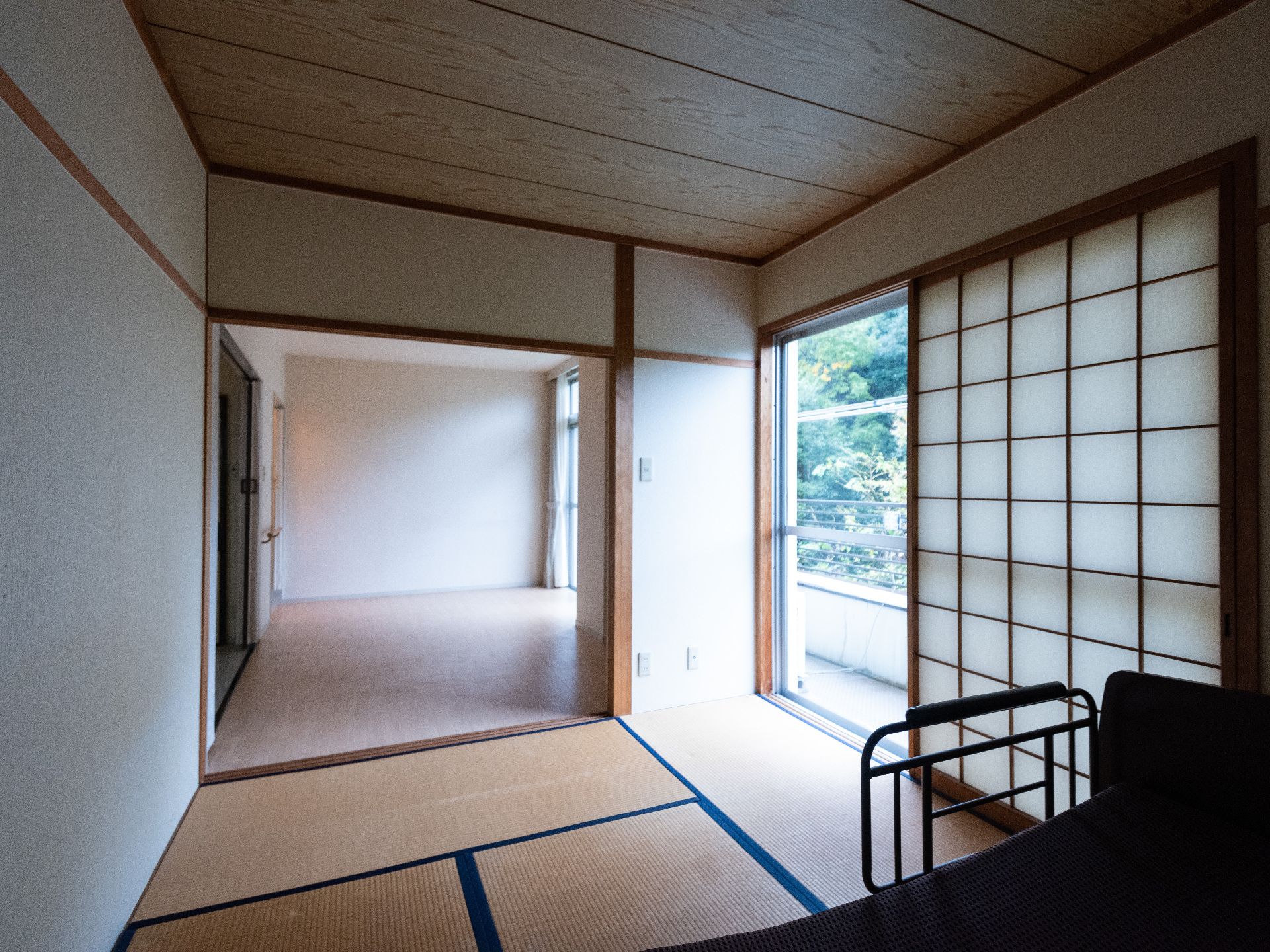 どこか懐かしを感じさせる畳敷きの和室を備えた、広めの間取りの居室