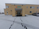 雪景色の介護施設外観