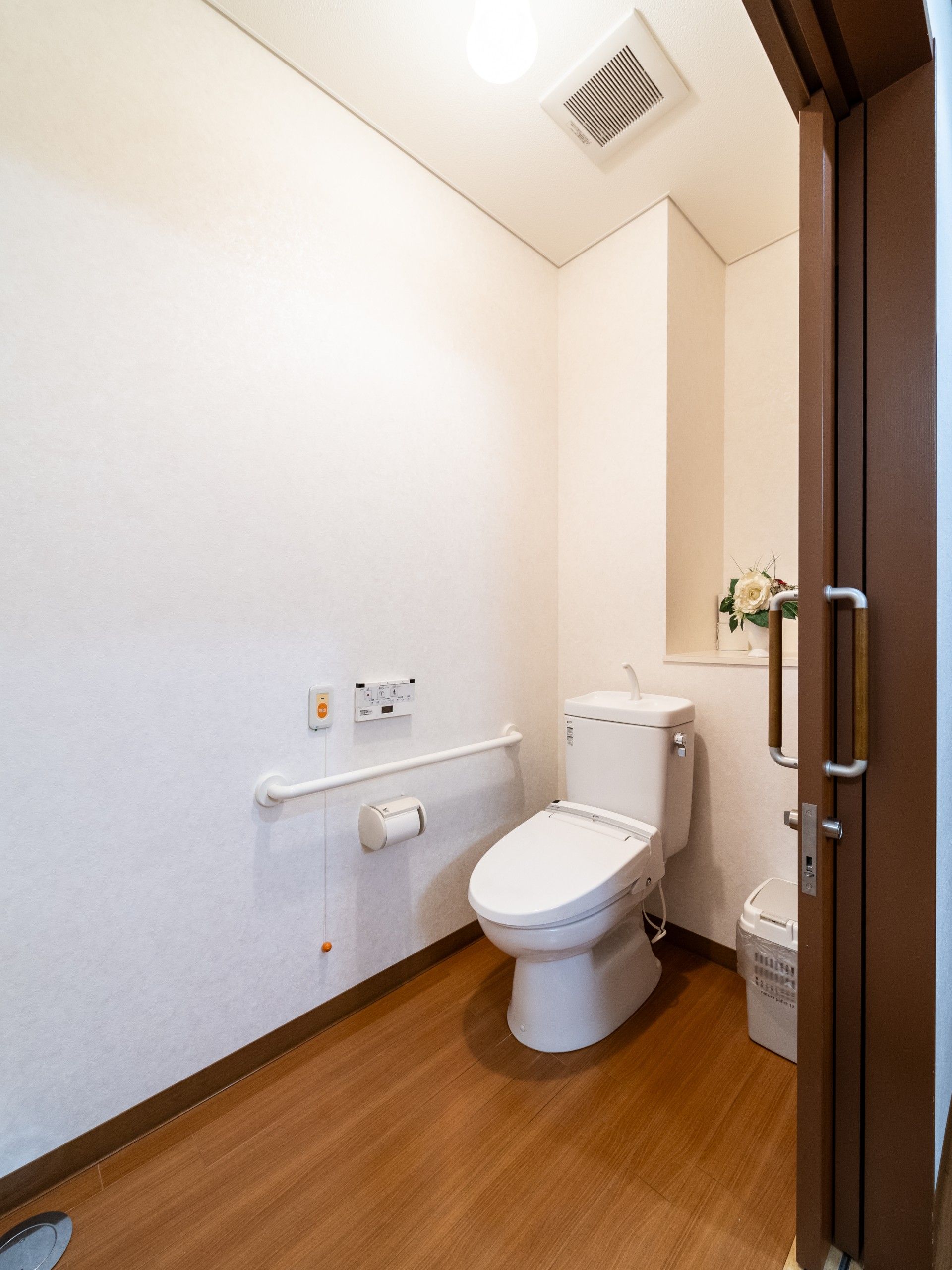バリアフリーのトイレ空間