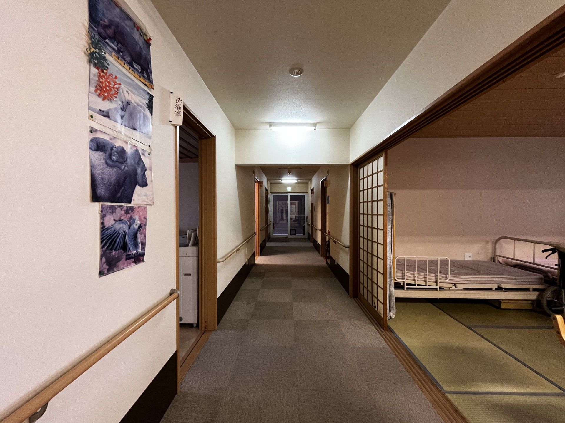 廊下と和室の様子