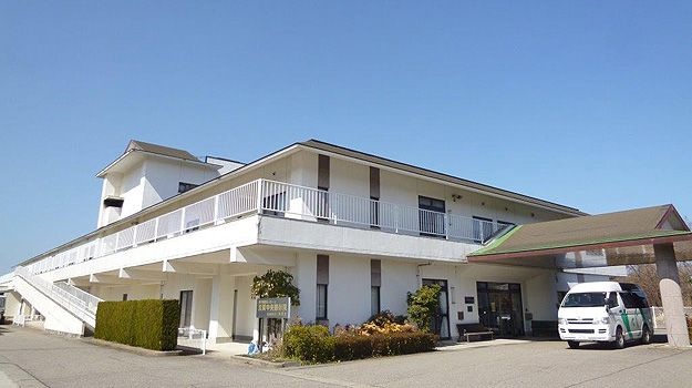 ゆったりとした施設外観