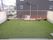 人工芝を敷いたテラス。周辺の住宅地を見渡すことができる。
