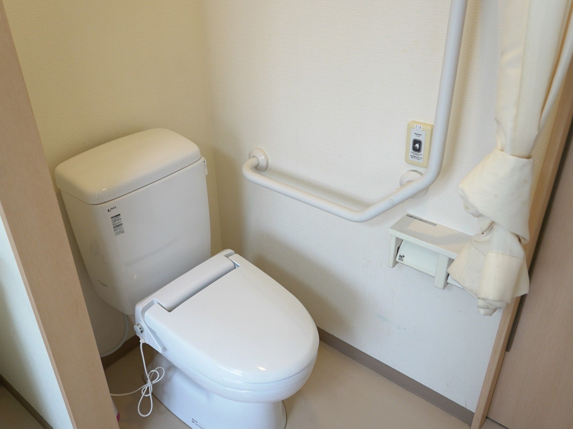 手すり付きトイレ空間