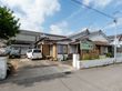 施設は、平屋建てで瓦屋根が完備されている。親しみある空間での温もりある暮らしと充実した介護ケアを自慢としている。