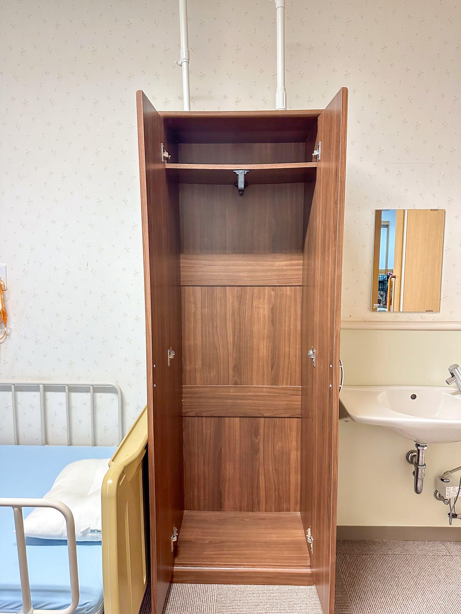 個室の家具と設備