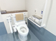 明るく清潔なトイレの室内