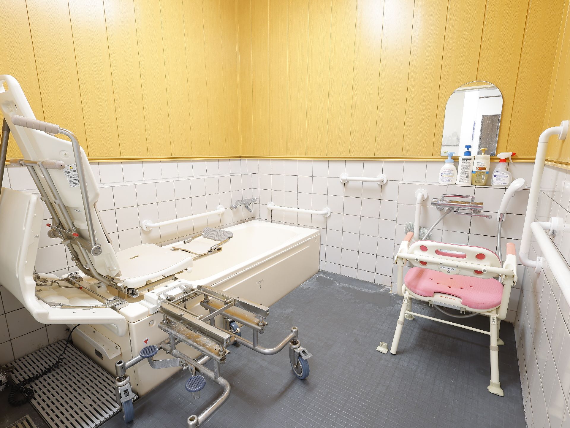要介護度が重度の方でも体に負担なく入浴できる機械浴
