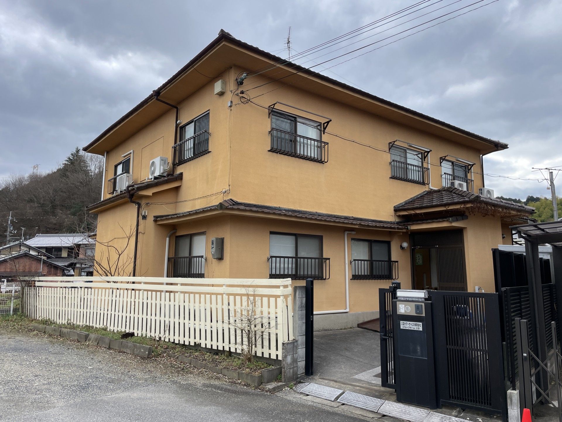 あたたかみのある外壁の居室