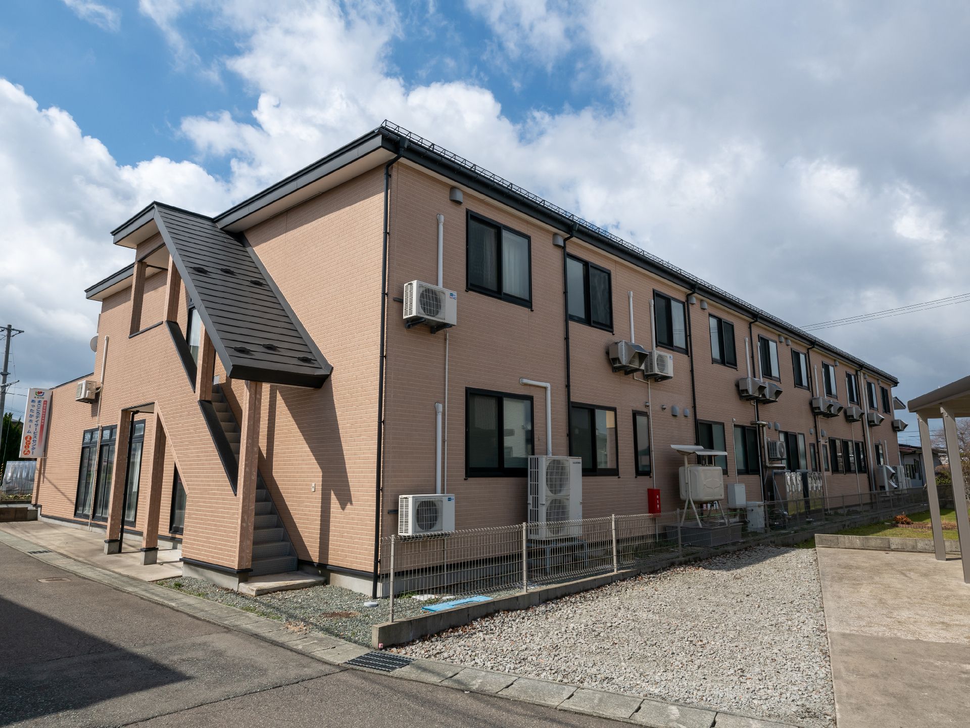 サービス付き高齢者向け住宅の外観