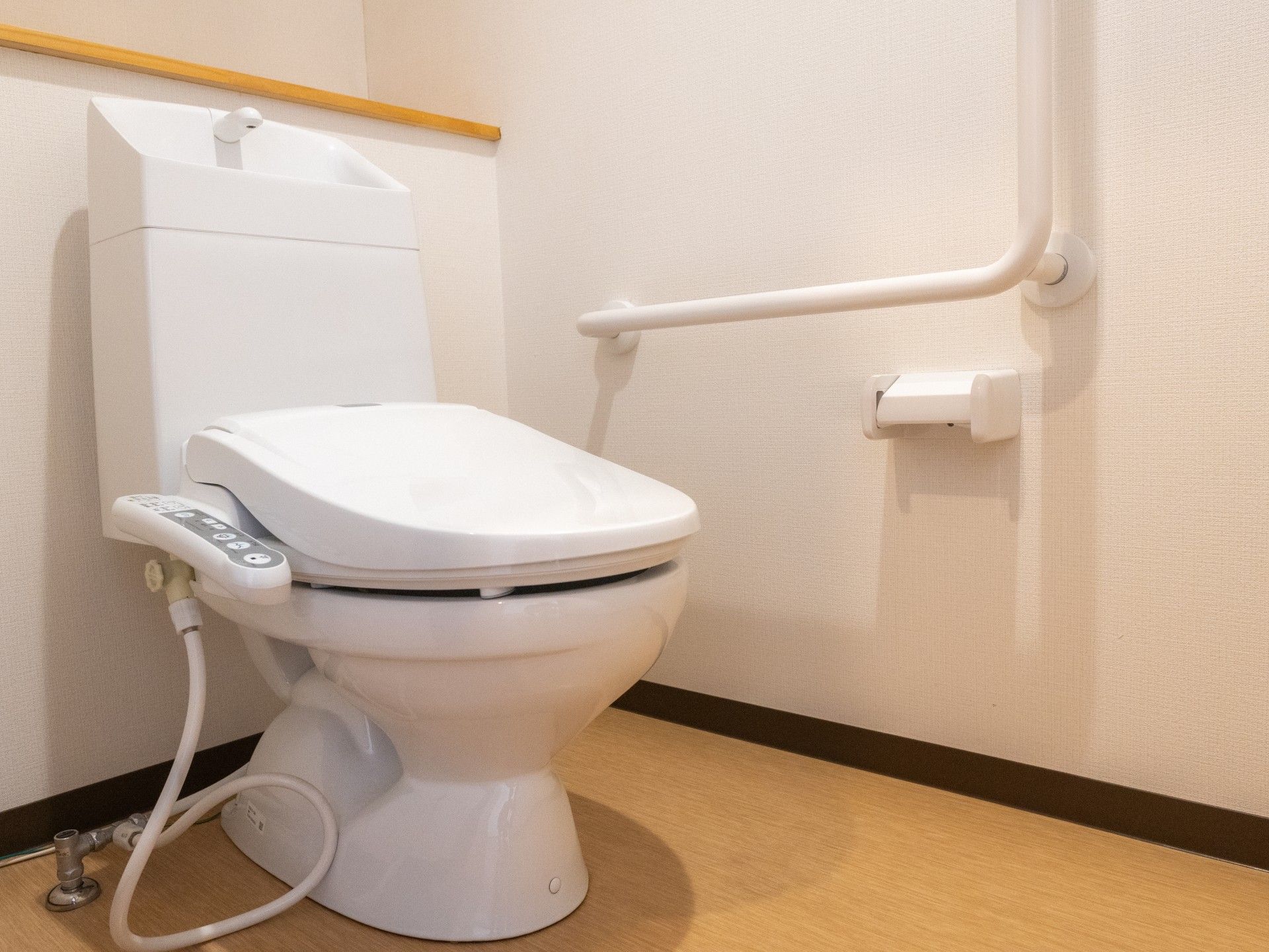 安全な設備のトイレ