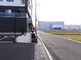 広々とした駐車場のある施設