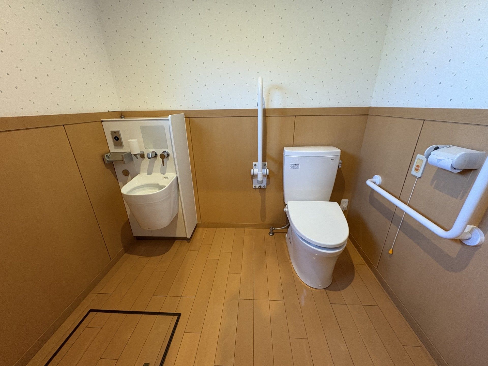 安全に配慮した設備のトイレ